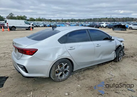 2021 Kia Forte Fe z USA, uszkodzony, nr VIN 3KPF24AD8ME365729